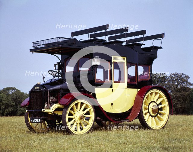 A 1913 Thames coach. Artist: Unknown