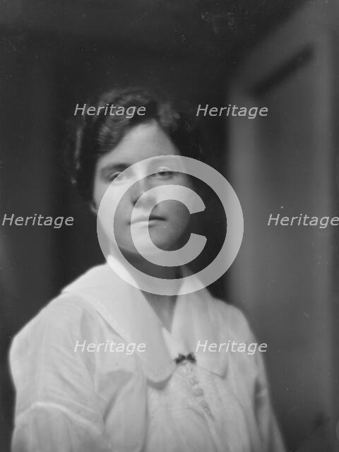 Thompson, J.R., Miss, portrait photograph, 1916 or 1917. Creator: Arnold Genthe.