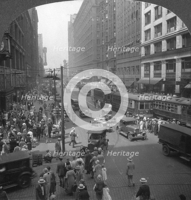 In the heart of the shopping district on State Street, Chicago, Illinois, USA, early 20th century. Artist: Keystone View Company