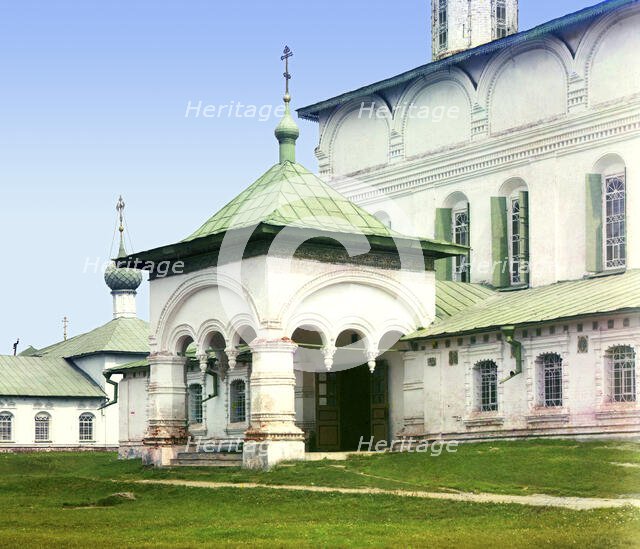 Entrance into the Fyodorovskaya Church, Yaroslavl, 1911. Creator: Sergey Mikhaylovich Prokudin-Gorsky.