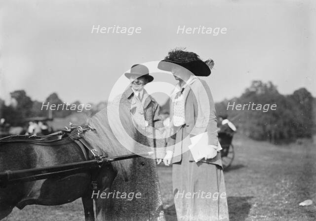 Mrs. Jenks and Miss Dora Voight, between c1910 and c1915. Creator: Bain News Service.