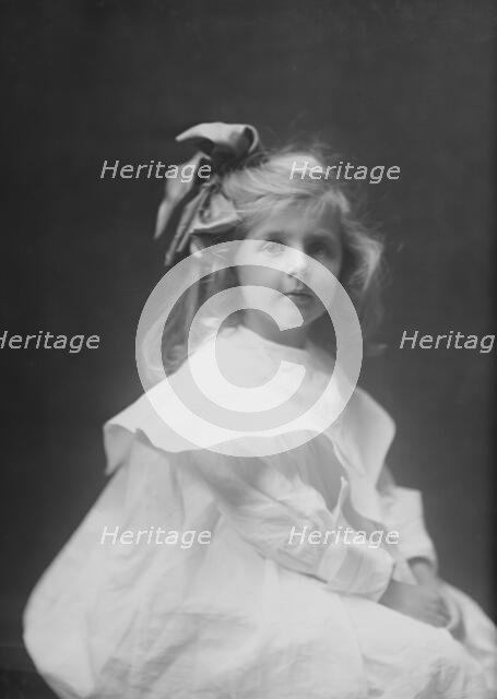 Coxhead girl, portrait photograph, 1906 Dec. 2. Creator: Arnold Genthe.