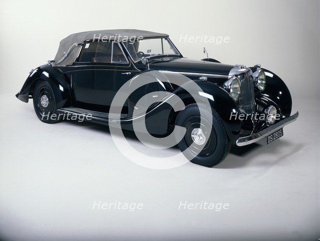 A 1939 Lagonda V12 cabriolet. Artist: Unknown