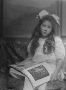 Hanauer girl, portrait photograph, 1915 Feb. 23. Creator: Arnold Genthe.