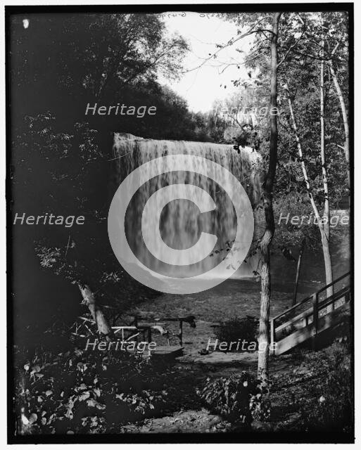 Minnehaha Falls, Minneapolis, Minn., between 1900 and 1910. Creator: Unknown.