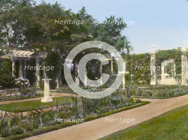 Samuel Knopf house, Lawrence, New York, c1913. Creator: Frances Benjamin Johnston.