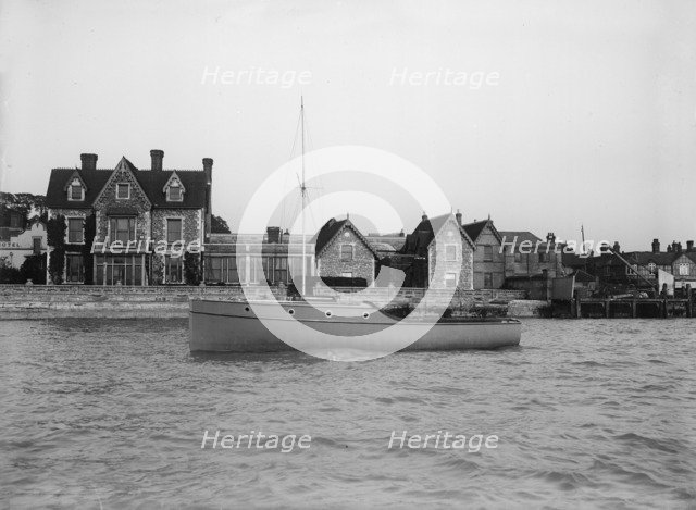 A Wolseley motor launch, 1913. Creator: Kirk & Sons of Cowes.