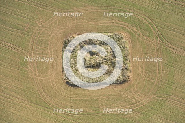 Square English Civil War gun emplacement earthwork on Nebsworth Hill, Ilmington, Warwickshire, 2018. Creator: Damian Grady.