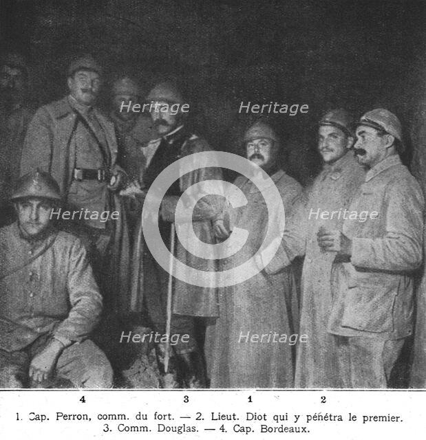 'Apres la reprise du Fort de Vaux; 1. Cap. Perron, comm.du fort.--2. Lieut. Diot qui y..., 1916. Creator: Unknown.