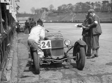 JCC Double Twelve race, Brooklands, 8/9 May 1931. Artist: Bill Brunell.