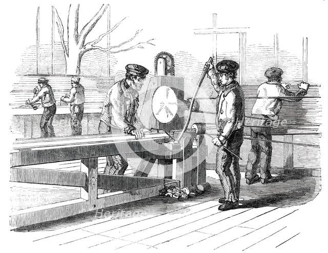 The Great Exhibition Building in Hyde Park - the Sash-Bar Finishing Machine, 1850. Creator: Unknown.