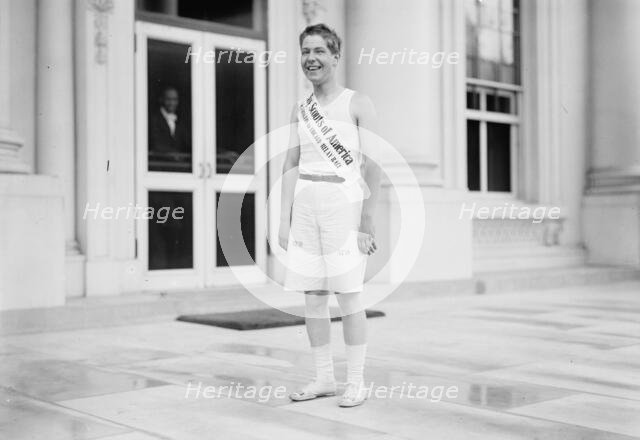 Boy Scouts - Relay Race Starting At White House, Fred Reed, 1913. Creator: Harris & Ewing.