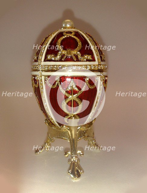 The Rosebud egg, 1895. Artist: Perkhin, Michail Yevlampievich, (Fabergé manufacture) (1860-1903)