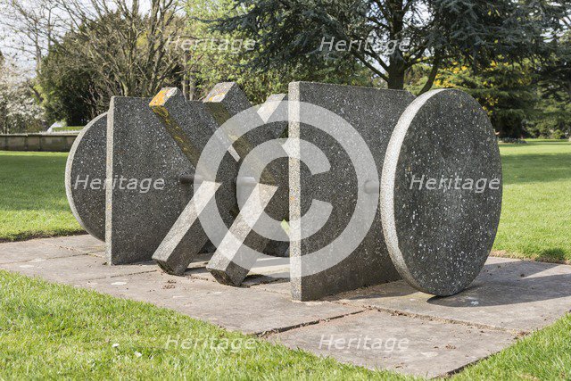 'Declaration', sculpture by Philip King, Beaumanor Hall, Woodhouse, Leicestershire, 2015.  Artist: Steven Baker.