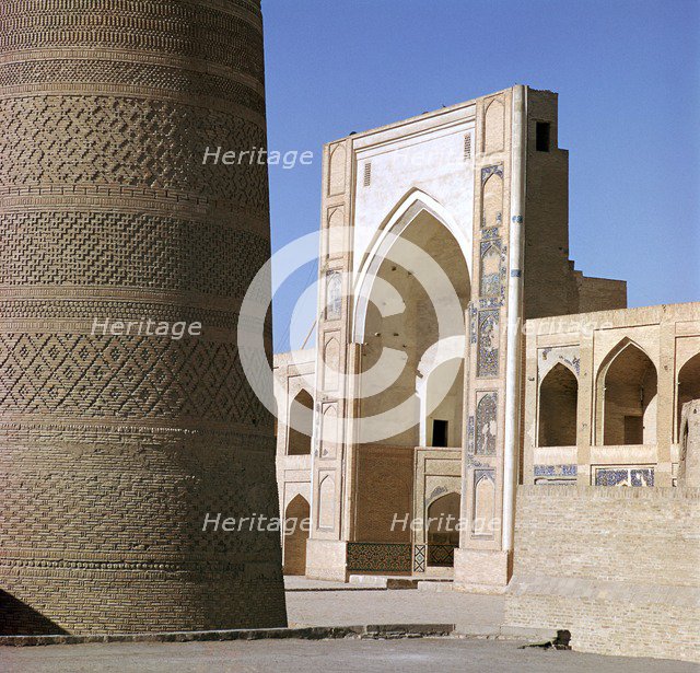 Kalian Mosque in Bukhara, 16th century. Artist: Unknown