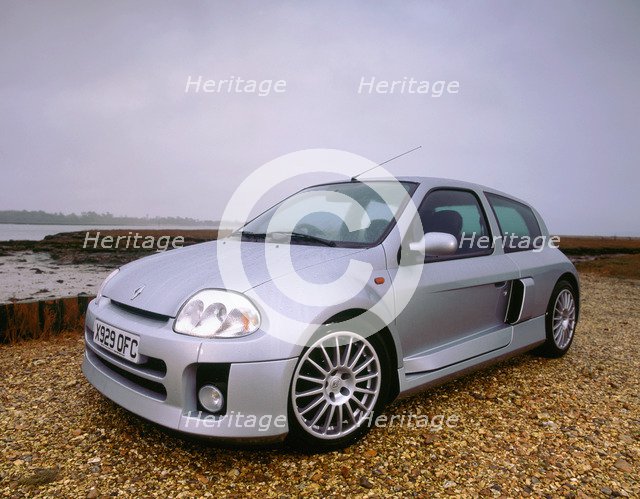 2001 Renault Clio Sport V6 . Artist: Unknown.