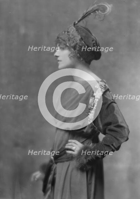 Troutman, Ivy, Miss, portrait photograph, 1914 July 16. Creator: Arnold Genthe.