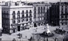 Theatre Square and statue to Frederic Soler 'Pitarra' on the Ramblas in Barcelona, 1905.