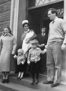 The Duke and Duchess of Gloucester leaving St Mary's Hospital with baby Rose, 10th March 1980. Artist: Unknown