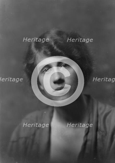 Norton, Miss, portrait photograph, 1917 Sept. 11. Creator: Arnold Genthe.