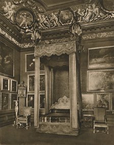 'William III's State Bedstead in the Great Bedchamber',  1927. Artists: Edward F Strange, Unknown.