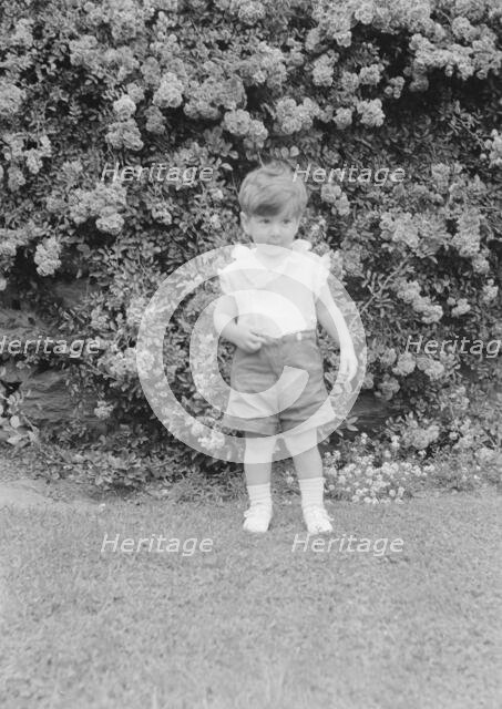 Javits, Benjamin, child of, standing outdoors, 1933 July. Creator: Arnold Genthe.