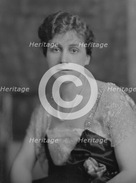 Tudhope, H.R., Mrs., portrait photograph, 1916. Creator: Arnold Genthe.