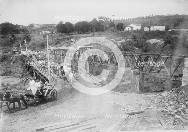 Roosevelt crossing Paranapanema River, Minas, Brazil, 1913. Creator: Bain News Service.
