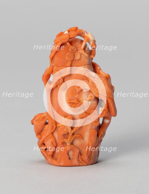 Tree-Shaped Snuff Bottle with a Hawk and Bear, Qing dynasty (1644-1911), 1850-1900. Creator: Unknown.