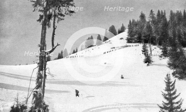 'Sur les deux routes de la retraite Serbe; Aux confins montenegrins : le passage du..., 1916. Creator: Samson Tchernoff.