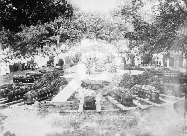 Burying Binghamton dead, 1913. Creator: Bain News Service.