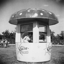 Ice cream stall shaped like a toadstool, Landskrona, Sweden, 1950. Artist: Unknown