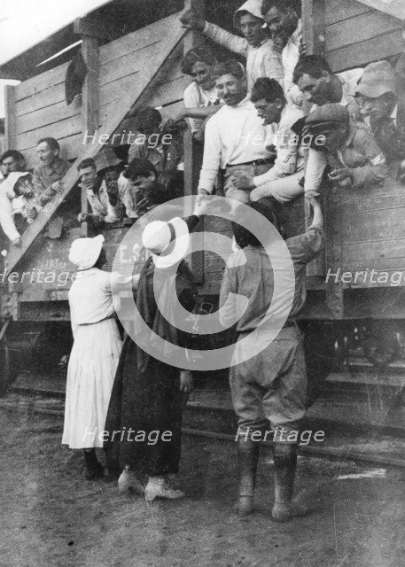 Jewish Legion volunteers bid farewell to relatives and friends, World War I, 1915-1918. Artist: Unknown