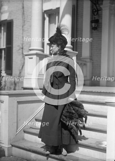 Mrs. Newton D Baker, 1917. Creator: Harris & Ewing.