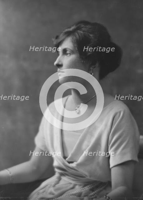 Mrs. S. Reilly, portrait photograph, 1918 Mar. 4. Creator: Arnold Genthe.