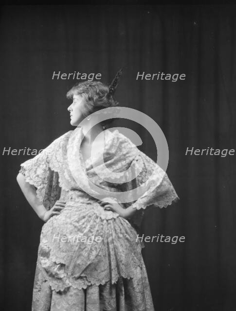 Michio Ito pupils, 1921 June 14. Creator: Arnold Genthe.