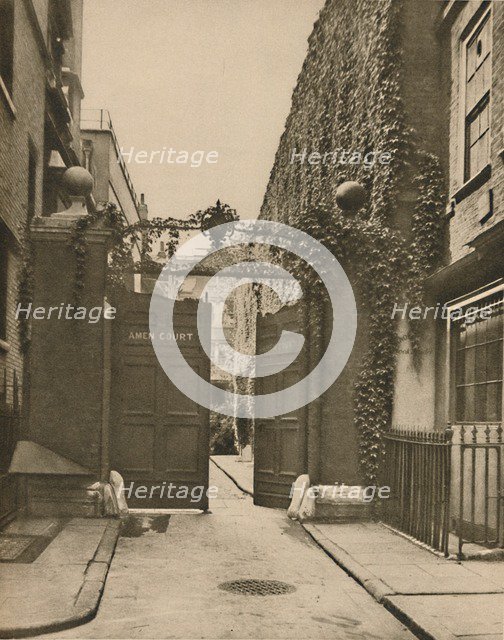 'Entrance to Quiet Amen Court in Warwick Lane', c1935. Creator: SO Gorse.