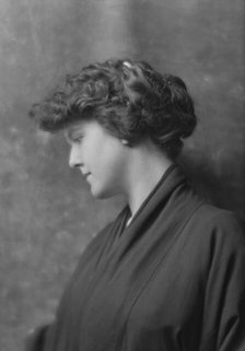 Talmadge, Laurene, Miss, portrait photograph, 1914 Apr. 11. Creator: Arnold Genthe.