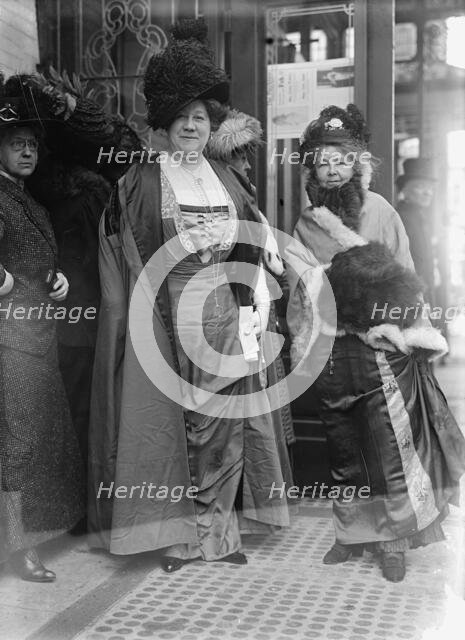 Mrs. John Hays Hammond with Miss White, 1913. Creator: Harris & Ewing.