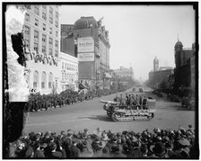 Welcome Home Parade, between 1910 and 1920. Creator: Harris & Ewing.