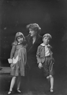 Mrs. J.W. O'Connor and children, portrait photograph, 1919 Feb. 12. Creator: Arnold Genthe.