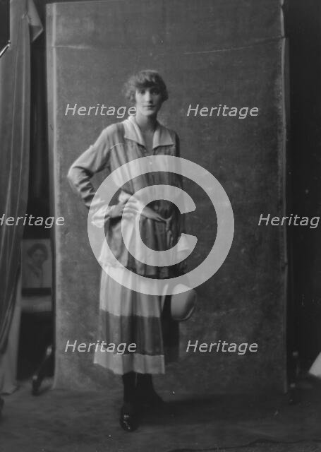 Bradley, Ruth, Miss, portrait photograph, (1916?). Creator: Arnold Genthe.