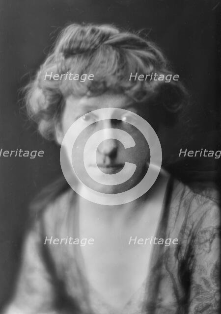 Getty, Samuel, Mrs., portrait photograph, 1915. Creator: Arnold Genthe.