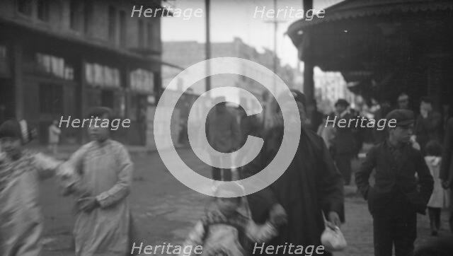 Street scene, Chinatown, San Francisco, between 1896 and 1906. Creator: Arnold Genthe.