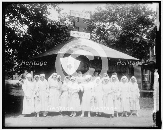 Red Cross: Fayetteville, N.C. Canteen Service, between 1910 and 1920. Creator: Harris & Ewing.