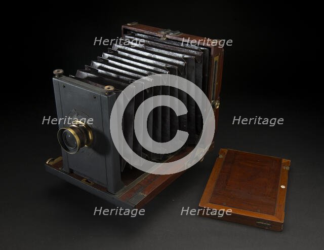 Camera, Aerial, Hare, Patent Field, ca. 1882. Creator: G. Hare Ltd.
