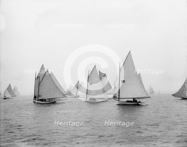 At start, Larchmont, 1895 July 4. Creator: John S Johnston.