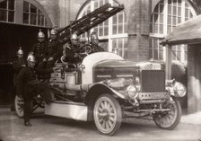 The new Rowntree Cocoa Works fire-engine The Merryweather, York,Yorkshire, 1929. Artist: Unknown