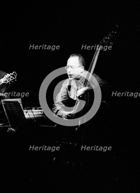 Eddie Gomez, Ronnie Scott's, London, July 2000. Artist: Brian O'Connor.