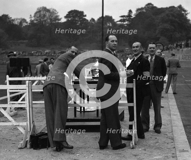 British racing driver Goldie Gardner at the Imperial Trophy race, Crystal Palace, 1939. Artist: Bill Brunell.